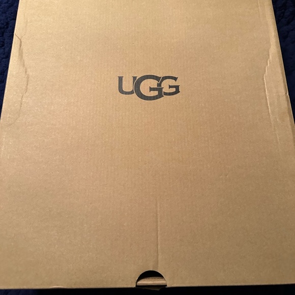 Ugg Bailey Bow tall boots with cleaning kit - Picture 3 of 6